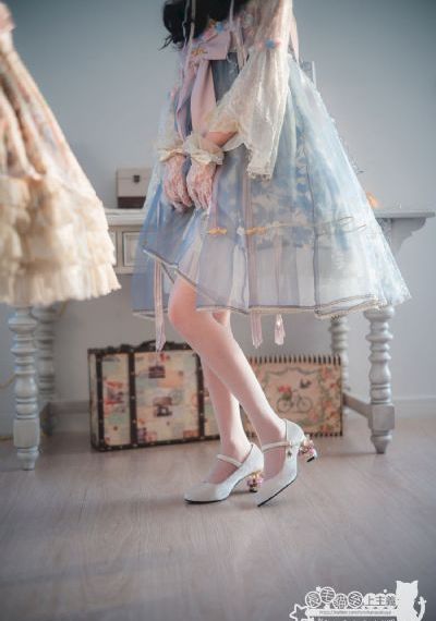 欧美伦费影视在线观看_免费日韩普通话在线观看