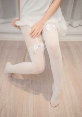 老师你的奶好大摸起来好_HD720P国产在线观看