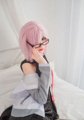 制服人妻波多野结衣丰满大腿_韩国电影电影完整版在线观看