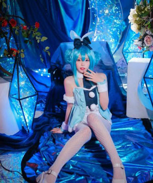 美女日韩图_迅雷vip免费手机观看