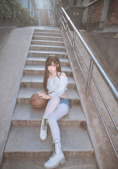 人人摸人人干_原创视频免费观看字幕